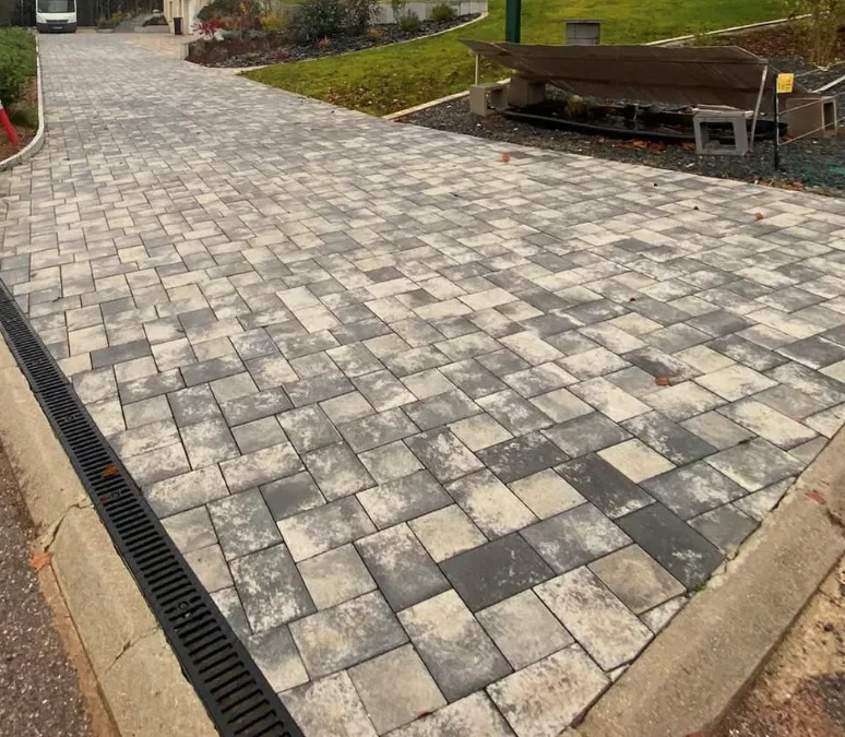 Pavage à Gérardmer : solidifier vos sols extérieurs